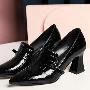 TinaCus Women's Genuine Leather Round Toe Handmade Buckle Side Zipper A035